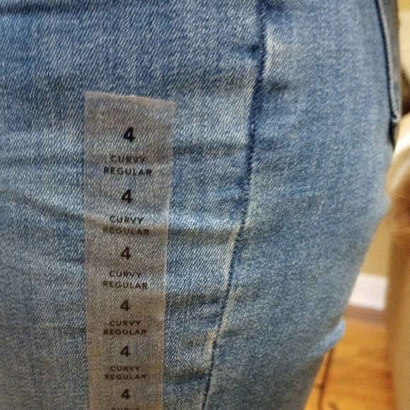 American Eagle Outfitters High Rise Light Blue Jeans - Picture 7 of 10